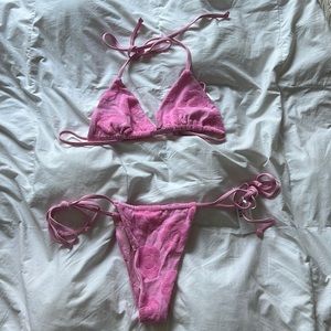 Frankie’s pink string Bikini